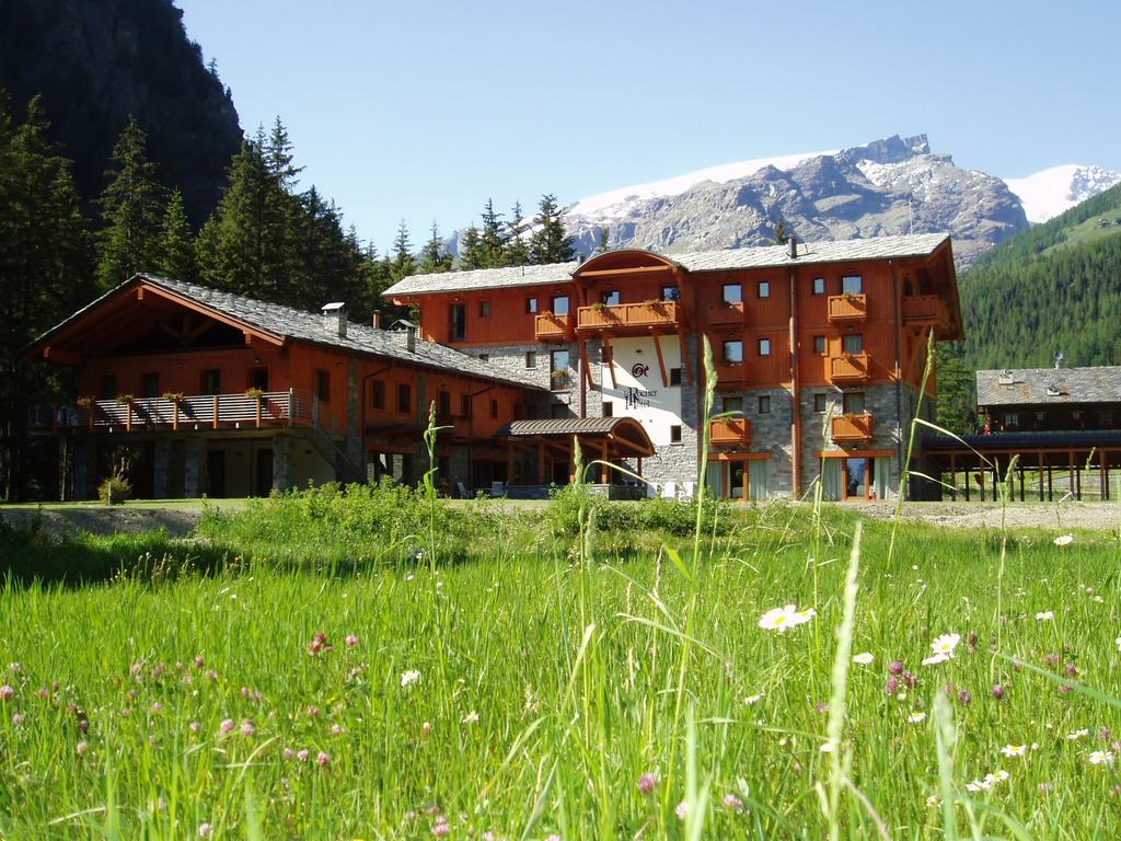 Le Rocher Hotel Champoluc Exterior foto